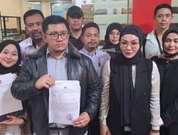 Pengusaha Pribumi Jenny Yulia Yusuf laporkan saudara Ezar Alkafia Darmawan ke Polres Jakarta Selatan atas dugaan penipuan