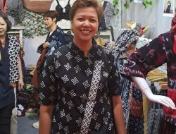 Owner Batik Luwes Putera Iin Hapsoro: Kami mengusung perpaduan 3 warna dalam batik Casual kami, dimana batik ini dapat dipergunakan dalam berbagai acara