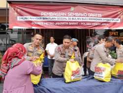 Polres Metro Jakarta Barat dan Polsek Kebon Jeruk Bagikan 350 Paket Sembako Gratis untuk Warga di Bulan Suci Ramadhan