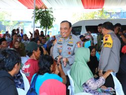 As-SDM Kapolri dan Rombongan Hibur Anak-anak Korban Banjir Demak di Posko Trauma Healing
