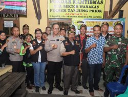 Sampaikan Pesan Kamtibmas Kapolres Metro Jakut Kunjungi Posko Pokdarkamtibmas Warakas