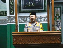 Ini Pesan Kabid Humas Polda Metro Jaya Saat Tarawih Keliling di Masjid Agung Al-Azhar Jaksel