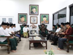 Safari Ramadhan di Ponpes Tebuireng dan Al Munawwir, Menko Polhukam Ingatkan Pentingnya Persatuan dan Tantangan Generasi Milenial
