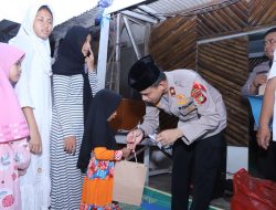 Kapolsek Mampang Bukber Bareng Warga Slum Area, Santuni Anak Yatim