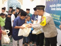 Kapolsek Matraman Bersama MUI Jakarta Timur Berbagi Berkah Di Bulan Ramadhan