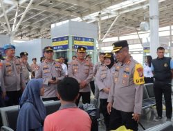 Pastikan Arus Balik Pemudik Aman, Kapolres Metro Jakarta Timur Cek Posyan dan Pospam