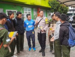 Sosialisasi dan Pembagian Brosur Penerimaan Polri Terpadu TA 2024 di Wilayah Kel. Perwira Kec. Bekasi Utara