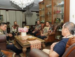 Pererat Silaturahmi, Kapolda Metro Jaya Sambangi Kediaman Jenderal Pol (Purn) Drs. S. Bimantoro