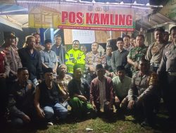 Kasat Lantas Polrestro Bekasi Kunjungi Pos Siskamling dan Dialog dengan Warga