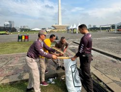 Polri Lakukan Bersih-bersih Usai Pesta Rakyat di Monas
