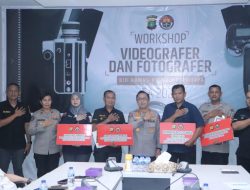 4 Personel Berprestasi Terima Penghargaan Dari Kabidhumas Polda Metro Jaya