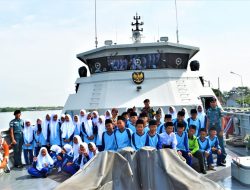 Lantamal I Gelar Open Ship di KRI Tuna-876 Tambah Wawasan Maritim Pelajar