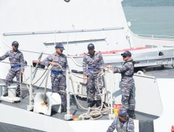 Tim Merplug Lantamal XII Sambut Kedatangan KRI John Lie -358 di Dermaga Kijing