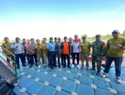 Aspotmar Danlantamal XII Hadiri Pembukaan Lomba Sampan Bidar dan Perahu Naga Pada “ Festival Muare Ulakan Sambas 2024″