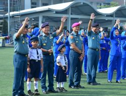 PANGLIMA KOLINLAMIL MELEPAS KEBERANGKATAN _JOY SAILING_ BERSAMA KETUA UMUM DHARMA PERTIWI