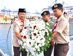 PERINGATI HARI PRAMUKA KE-63 TAHUN, KWARNAS GELAR TABUR BUNGA DARI ATAS KRI DR. RADJIMAN WEDYODININGRAT