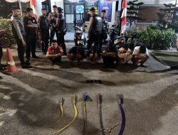 Gagalkan Tawuran Di Jaktim Polisi Tangkap 8 Remaja, Sejumlah Celurit Disita