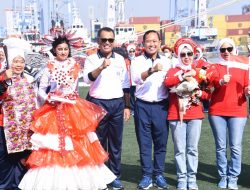 SEMARAKKAN HUT KE-79 REPUBLIK INDONESIA, GABUNGAN JALASENASTRI KOLINLAMIL, KOWAL DAN PNS WANITA KOLINLAMIL IKUTI LOMBA KEMERDEKAAN