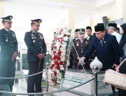 Kapolres Metro Bekasi dan Forkopimda Kabupaten Bekasi Gelar Upacara Tabur Bunga Sambut Hari Kemerdekaan RI ke-79