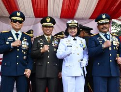 Komandan dan Prajurit Lanal Bandung Ikuti Upacara Pengibaran Bendera Merah Putih Dalam Rangka Peringatan HUT Ke-79 Kemerdekaan Republik Indonesia Tingkat Provinsi Jawa Barat