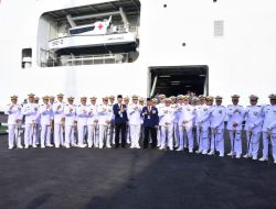 DARI DERMAGA KOLINLAMIL, KRI RAJIMAN WEDYODININGRAT-992 DUKUNG PELAYARAN PURNAWIRAWAN PPAL