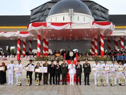 WADAN LANTAMAL I HADIRI UPACARA PENURUNAN BENDERA HUT KE-79 KEMERDEKAAN RI