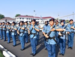 PIMPIN UPACARA RUTIN, KADISMATBEK KOLINLAMIL TEKANKAN KEPADA PRAJURIT UNTUK SELALU MEMPERBAHARUI SIBENSAM