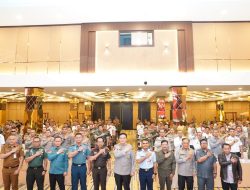 IKUTI RAPAT KOORDINASI LINTAS SEKTORAL OPERASI MANTAP PRAJA LANCANG KUNING 2024, KOMANDAN LANAL DUMAI SIAP DUKUNG PILKADA RIAU YANG AMAN DAN DEMOKRATIS