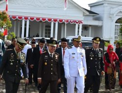 DANLANAL SIMEULUE IKUTI UPACARA PENGIBARAN BENDERA SANG MERAH PUTIH MEMPERINGATI HUT KEMERDEKAAN RI KE-79