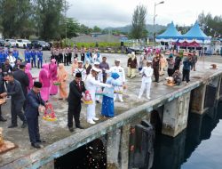DANLANAL SIMEULUE BESERTA FORKOPIMDA LAKSANAKAN TABUR BUNGA DALAM RANGKAIAN HUT RI KE-79
