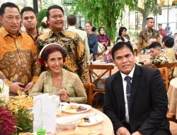 Komandan Lanal Bandung Dampingi Kasal Dalam Rangka Menghadiri Pernikahan Putri Ibu Susi Pudjiastuti