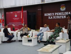 Ikut Serta Amankan Pendaftaran Bacalon Bupati Kabupaten Bekasi, Wakapolres Metro Bekasi: Mari Beersama Jaga Kondusifitas Selama Proses Pilkada