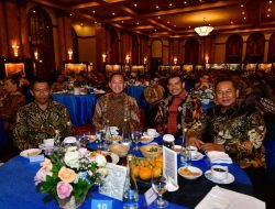 TNI AL DAN PELUKIS FIRDAUS ALAMHUDI GELAR PAMERAN LUKISAN “PADAMU NEGERI” SAMBUT HUT-KE 79 TNI AL