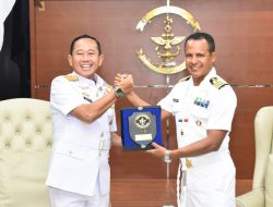 KOLINLAMIL TERIMA KUNJUNGAN KEHORMATAN KOMANDAN KAPAL ARM CUAUHTÉMOC BE-01