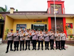 Temui Personel yang Jadi Penggali Kubur, Kapolri : Terus Menjadi Polisi Baik untuk Masyarakat