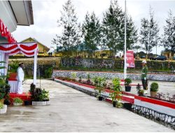 PJ. BUPATI ELIMELEK EDOWAI.S.SOS MEMIMPIN UPACARA HARI ULANG TAHUN REPUBLIK INDONESIA KE-79 DI WILAYAH KABUPATEN DEIYAI PROVINSI PAPUA TENGAH