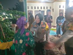 Kapolsek Bantargebang Bertakziah ke Rumah Keluarga Korban Tenggelam di Kali Bekasi