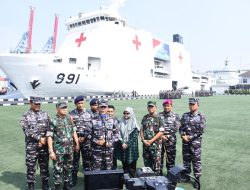 DARI DERMAGA KOLINLAMIL, KRI DR. WAHIDIN SUDIROHUSODO-991 BERLAYAR MENUJU KAWASAN PASIFIK SELATAN