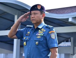 PIMPIN UPACARA 17-AN, INSPEKTUR KOLINLAMIL BACAKAN AMANAT PANGLIMA TNI