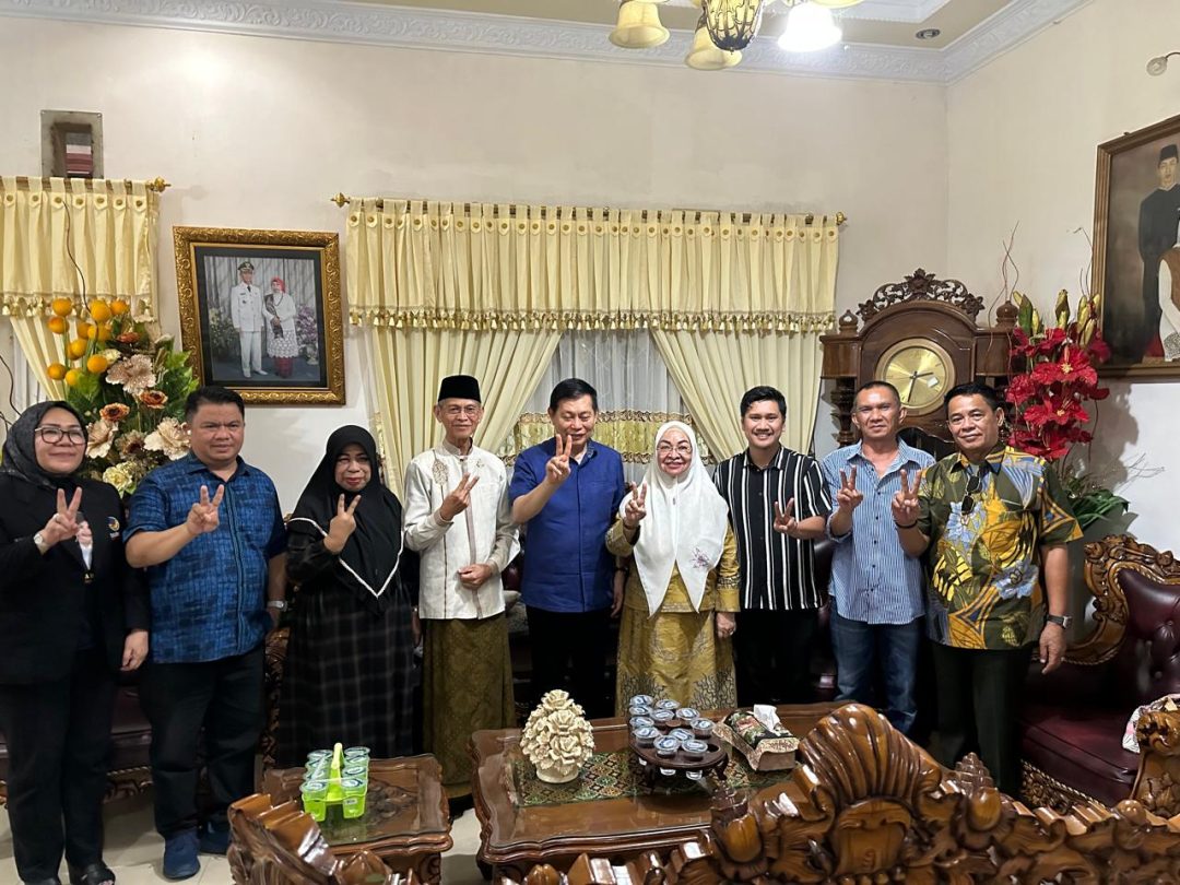 Yossy S. Manoppo Bersama Calon Wakil Gubernur Sulawesi Utara Victor May Langkai 