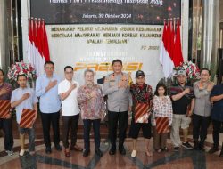 Polda Metro Jaya Berikan Bantuan Kaki Palsu dalam Rangka Hari Jadi Humas Polri ke-73