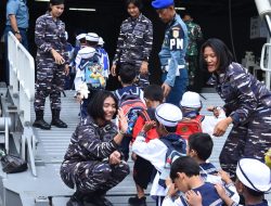 KAPAL PERANG MENJADI SALAH SATU PILIHAN WISATA EDUKASI BAGI PELAJAR
