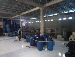 Gudang Produksi Miras di Tangsel Digrebek, 3 Jeriken Arak Disita