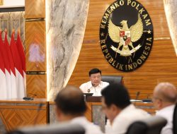 Gelar Evaluasi Pengamanan Natal, Menkopolkam Pastikan Layanan di Daerah Bencana Berjalan Optimal