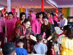 Ketua Umum Bhayangkari Rayakan Natal Bersama Korban Erupsi Gunung Lewotobi