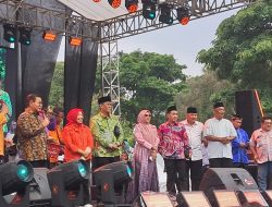 Ketua Umum FSUI, K.H, Hidayat Kholid M.Pd Hadiri Pesta Rakyat Kemenangan Pram-Doel