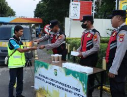 Awal Ramadhan 1446H, Polresta Bandara Soetta Bagi-bagi Takjil di Area Kargo