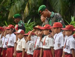 Berkat Babinsa Sahabat Anak, Siswa SDN 078481 Nias Kembali Ceria Tatap Masa Depan
