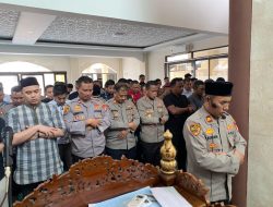 Polres Bekasi Kota Gelar Solat Ghoib dan Doa Bersama untuk Para Syuhada Polri