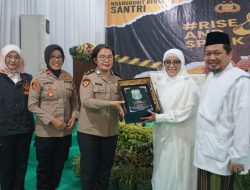 Polres Metro Bekasi Bersama DITTIPID PPA PPO Bareskrim Polri Gelar “Ngabuburit Bersama Santri” di Ponpes Yapink Tambun